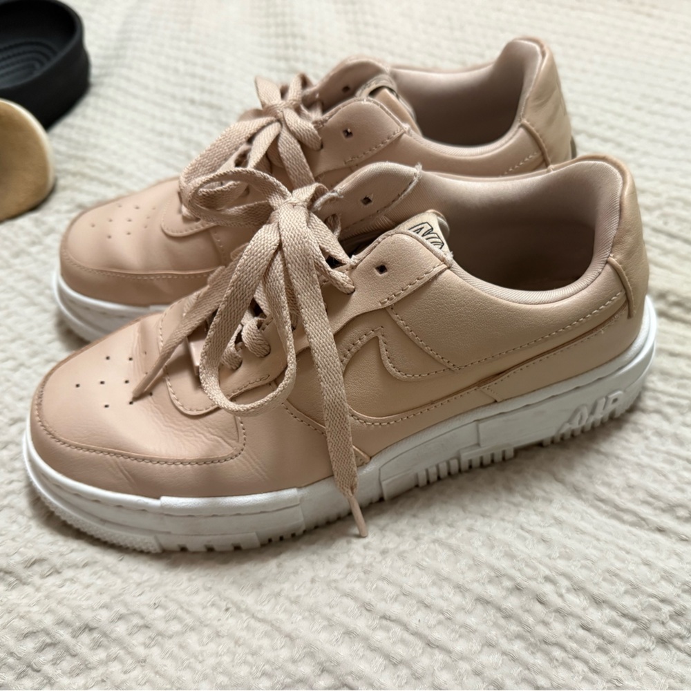 Nike Light Pink Sneakers